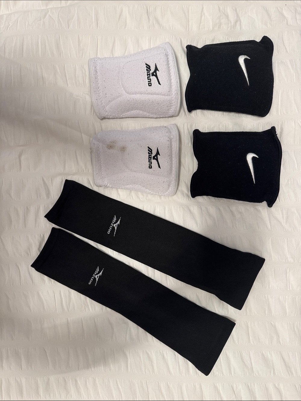 Mizuno & Nike Volleyball Gear - Mizuno Arm sleeves & Knee Pad + Nike Kneepads